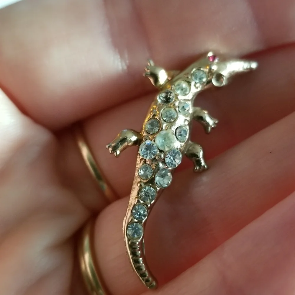 Vintage tiny lizard